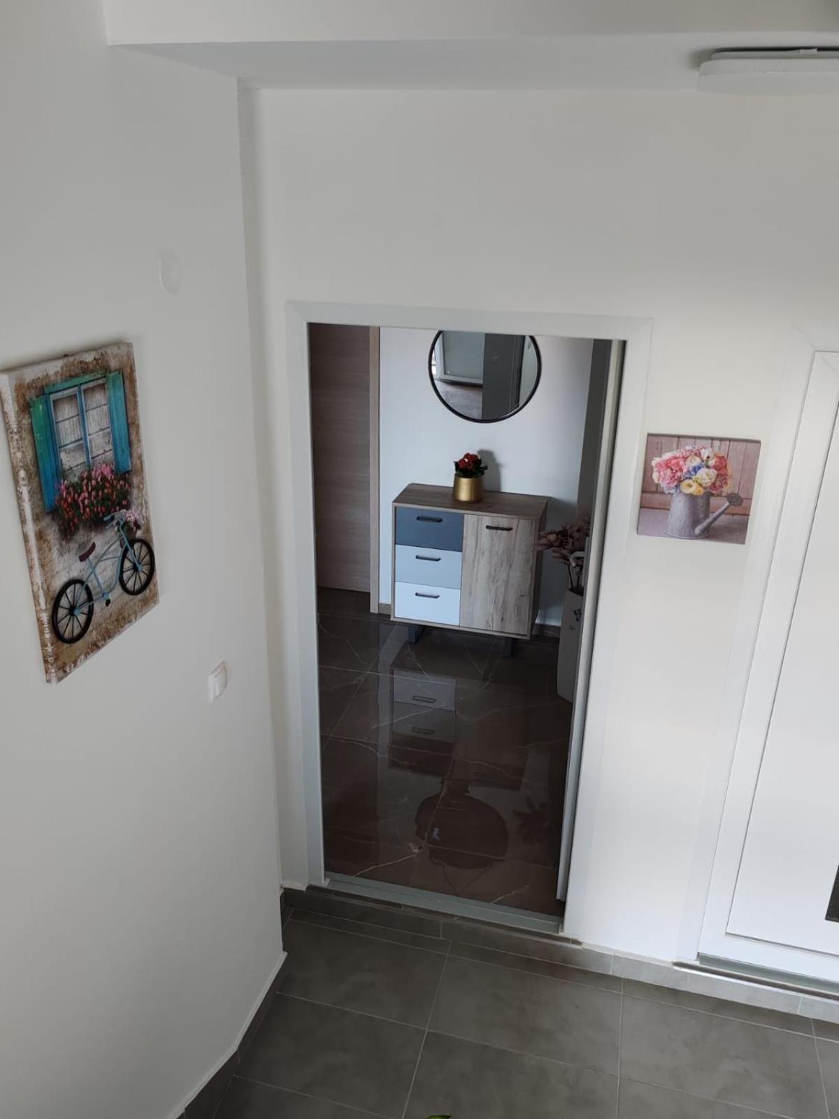 Sunny Apartment *